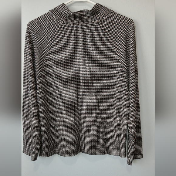 Lou & Grey Medium black brown houndstooth mock turtle neck long sleeve top - Picture 2 of 8